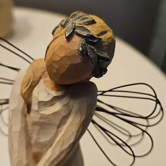 Willow Tree | Celebrate Figurine with Angel Wings by Susan Lordi - Picture 8 of 11